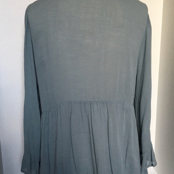 Weavers boho top with tassels. - Picture 2 of 7